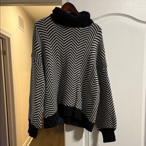 Reitmans Black and White Chevron Sweater